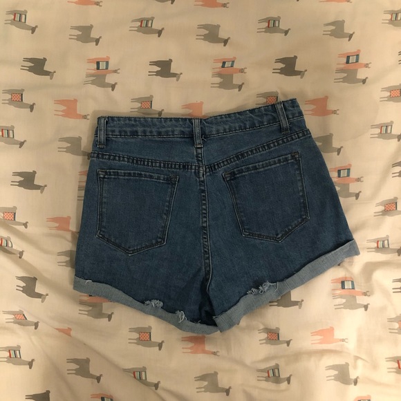 Short Jeans - Picture 2 of 2